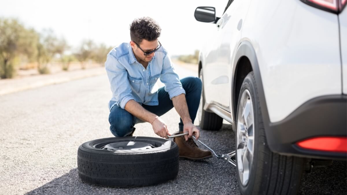 How to Repair a Flat Tire While on the Road?
